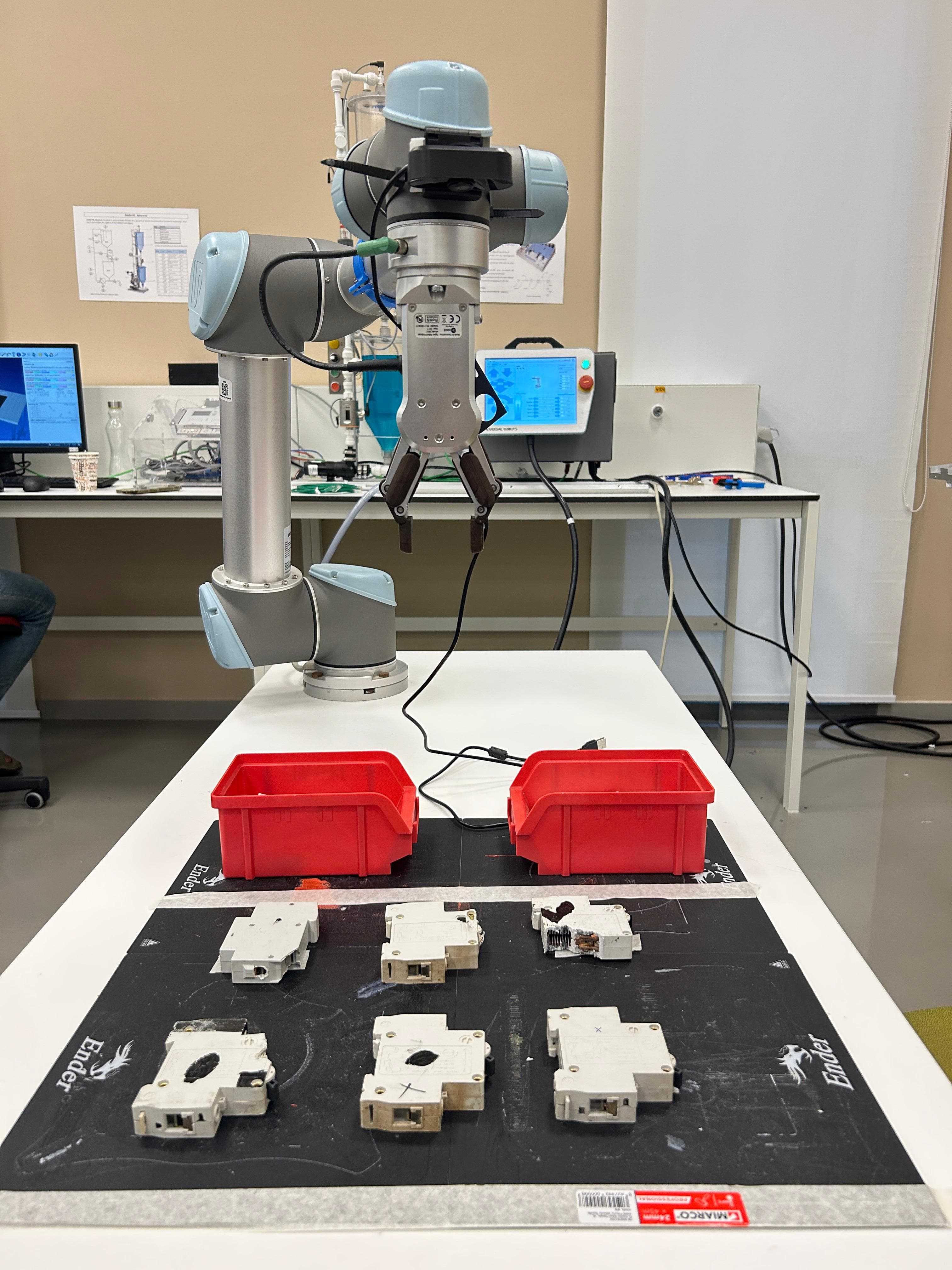 Vision-Based Robotic Sorting System (UR5)